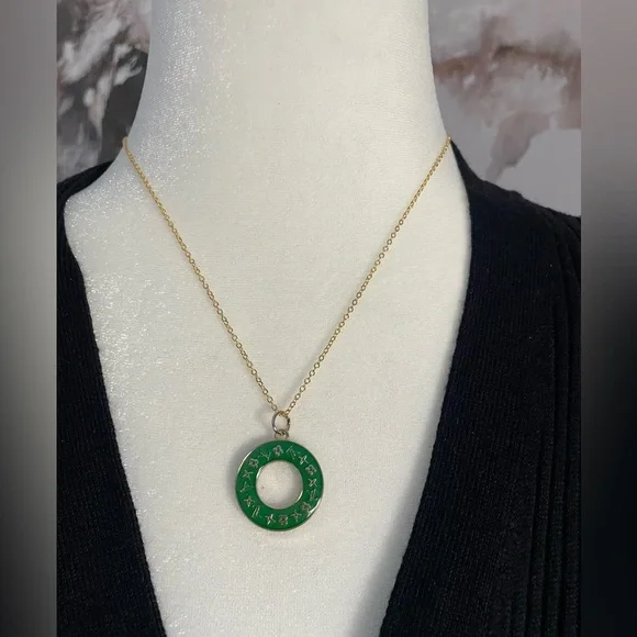 L V zipper pull on unbranded 18 k plated necklace - Picture 3 of 3